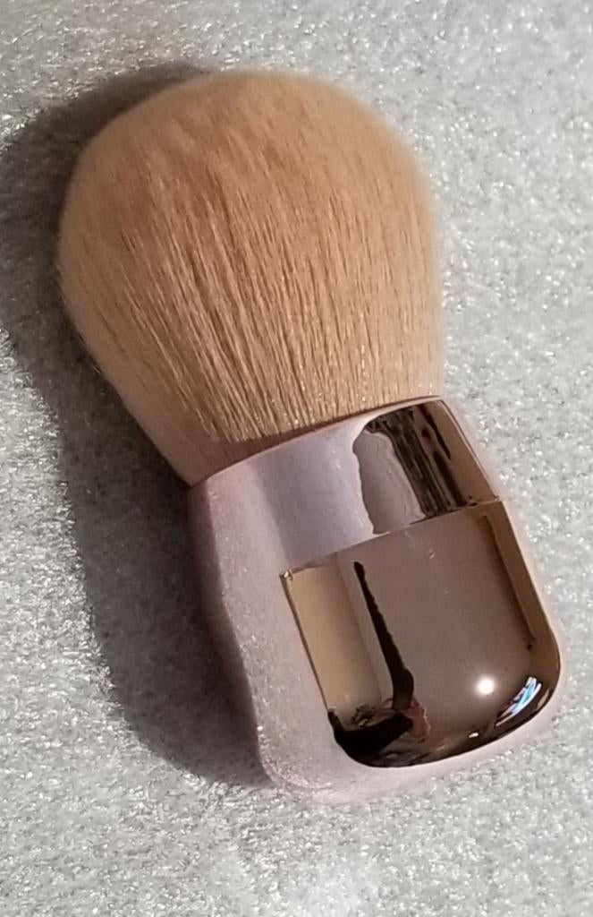 Kabuki Brush